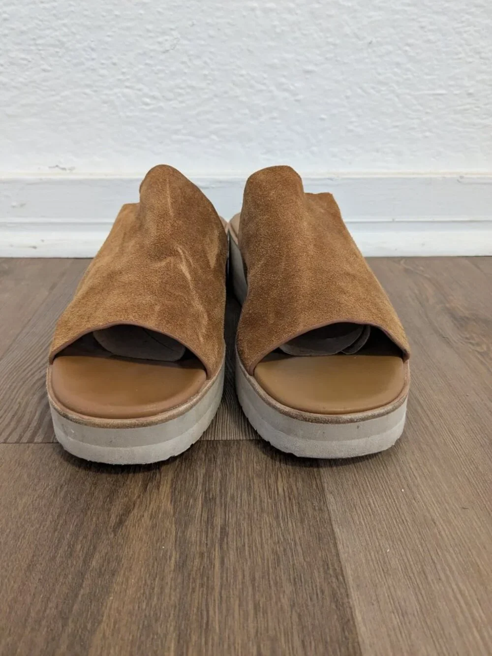 Vince Sarria Suede Platform Sandals Womens 10 Saddle Brown Tan Chunky Low Wedge